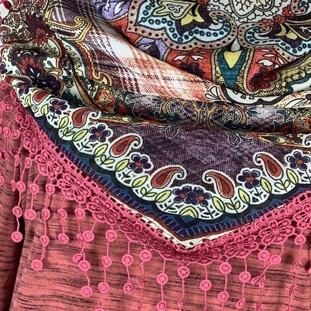 Energy world wear Top w/ removable Scarf - Picture 4 of 6